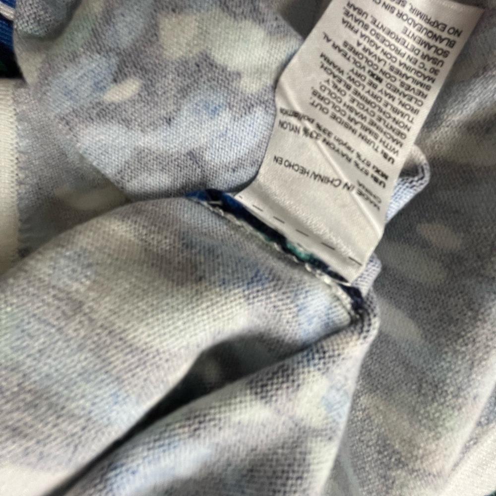 Chico’s V Neck Printed Pullover Knit Top 1 - Picture 5 of 5